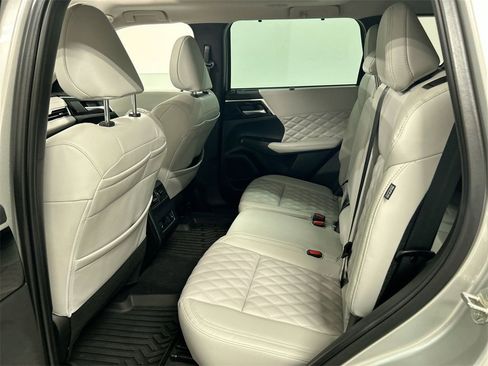 Used 2023 Mitsubishi Outlander SEL image 21