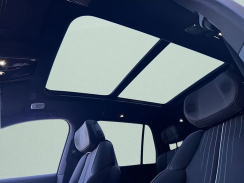 Used 2026 Cadillac Vistiq Sport image 24