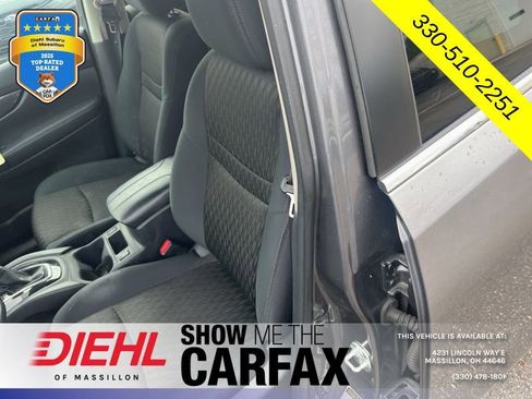Used 2017 Nissan Rogue SV w/ Midnight Edition Package image 16