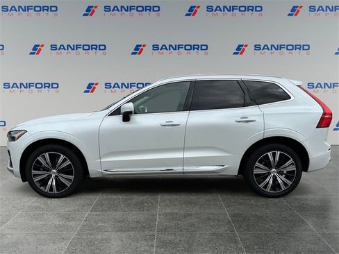 Used 2022 Volvo XC60 B5 Inscription w/ Protection Package Premier image 2