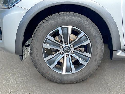 Used 2020 Nissan Armada SL w/ Premium Package image 32