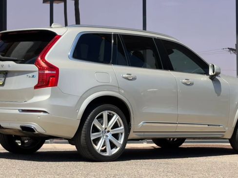 Used 2017 Volvo XC90 T6 Inscription w/ Vision Package image 18