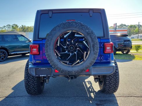 Used 2019 Jeep Wrangler Unlimited Sahara image 5