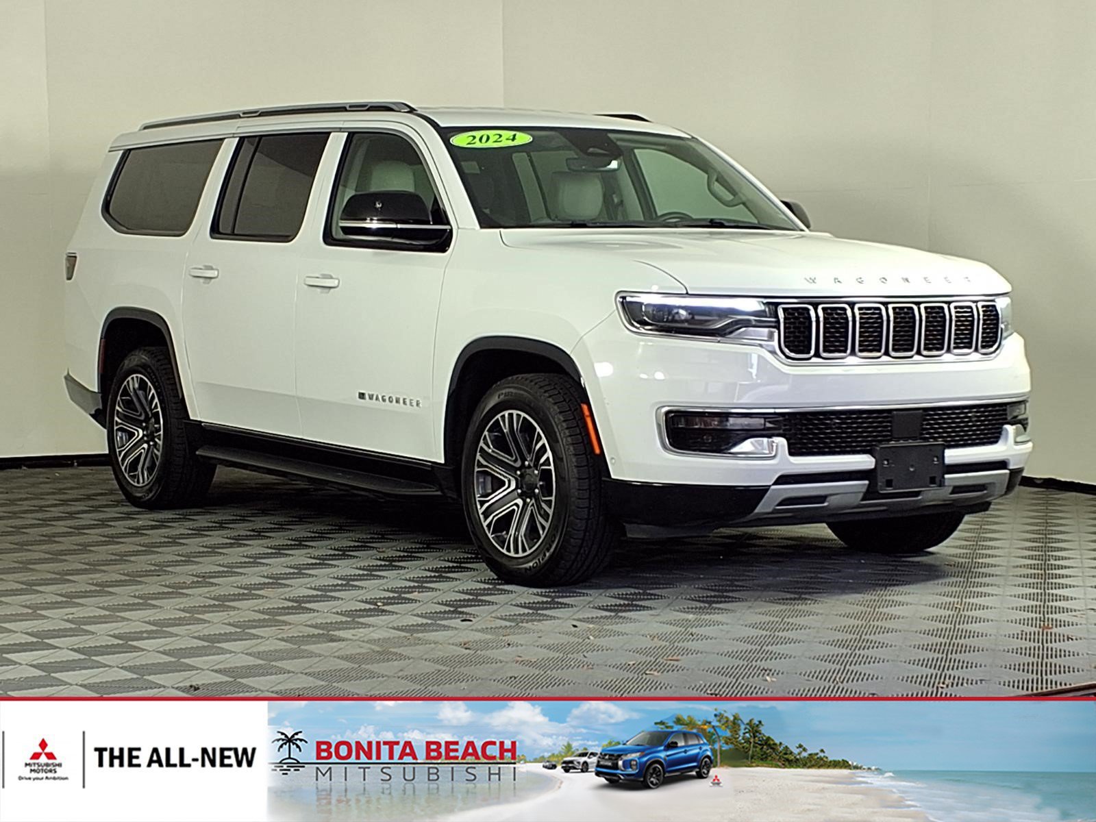 Used 2024 Jeep Wagoneer L Series II w/ Flexible Seating Group AWD/4WD image 1