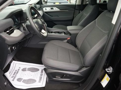 Used 2025 Ford Explorer Active RWD image 9