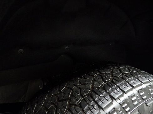 Used 2025 GMC Sierra 1500 AT4 w/ Technology Package image 34