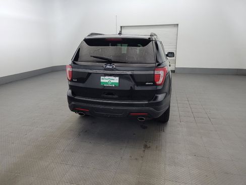Used 2018 Ford Explorer XLT w/ Equipment Group 202A AWD/4WD image 7