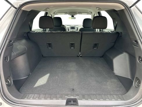 Used 2024 Chevrolet Equinox LS w/ Sport Edition FWD image 9