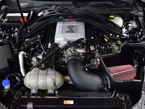 Used 2021 Ford Mustang Shelby GT500 w/ Technology Package RWD image 31