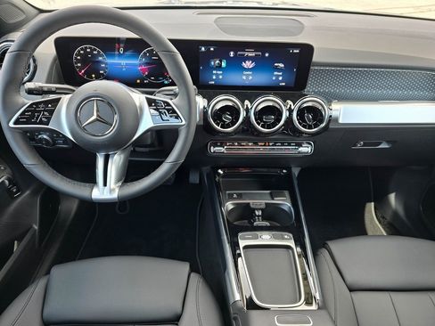 New 2026 Mercedes-Benz GLB 250 4MATIC image 31