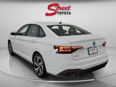 Used 2023 Volkswagen Jetta GLI Autobahn image 2