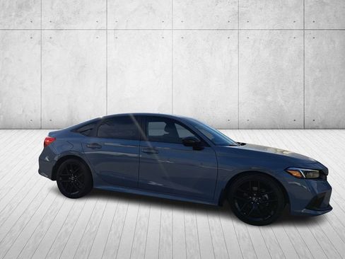 Used 2024 Honda Civic Sport image 3