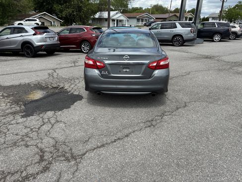 Used 2017 Nissan Altima 2.5 S w/ Power Driver Seat Package FWD image 5