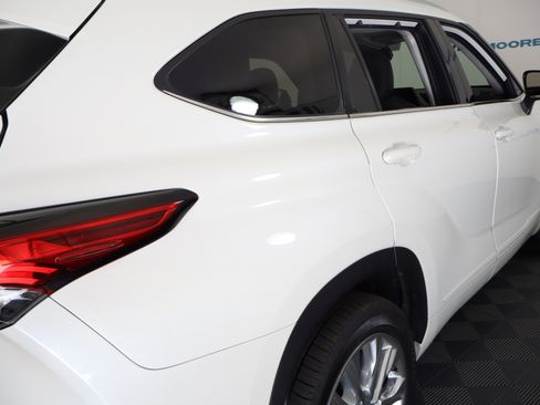 Used 2021 Toyota Highlander Limited AWD/4WD image 7