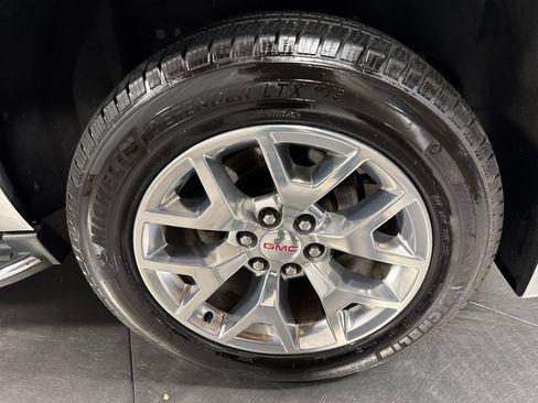 Used 2017 GMC Yukon SLT w/ HD Trailering Package AWD/4WD image 40