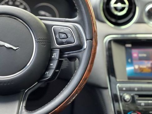 Used 2017 Jaguar XJ L Portfolio AWD/4WD image 34