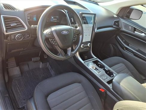 Used 2022 Ford Edge SE w/ Black Appearance Package image 18