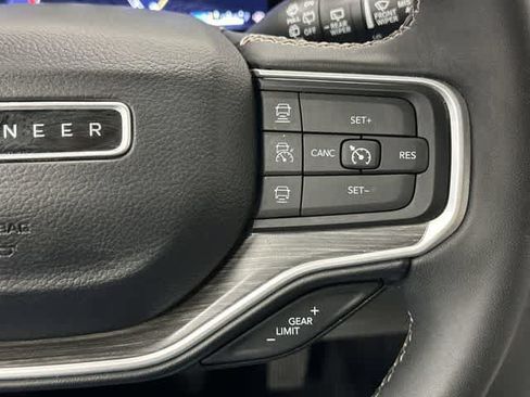 Used 2024 Jeep Wagoneer Series II w/ Flexible Seating Group RWD image 18