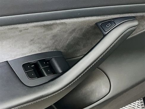 Used 2021 Tesla Model 3 Long Range image 18