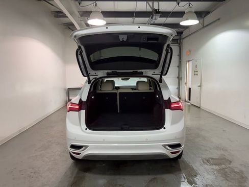 Certified 2022 Buick Envision Avenir w/ Technology Package II image 7