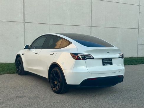 Used 2021 Tesla Model Y Long Range AWD/4WD image 10