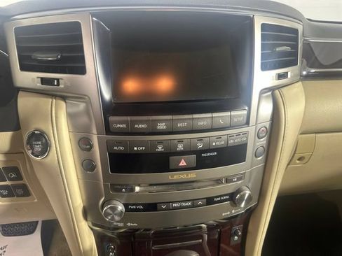 Used 2013 Lexus LX 570 4WD image 16