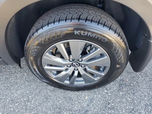 New 2025 Nissan Pathfinder SV image 6