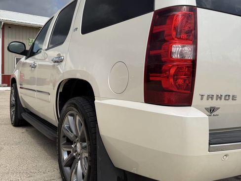 Used 2011 Chevrolet Tahoe LTZ image 3