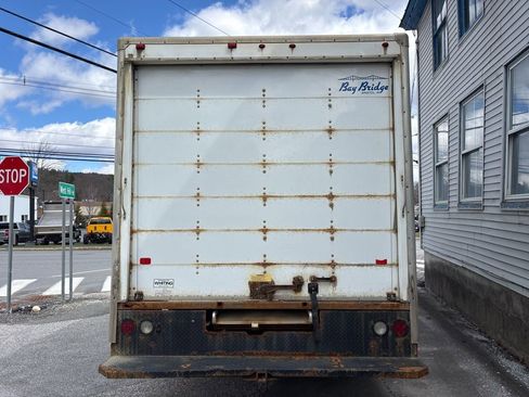 Used 2016 GMC Savana 3500 Extended RWD image 4