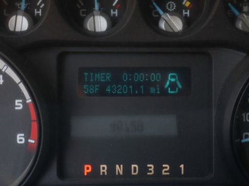 Used 2016 Ford F550 2WD Regular Cab Super Duty image 26