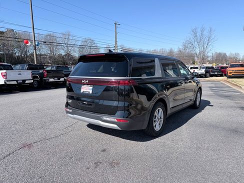 Used 2024 Kia Carnival LX image 6