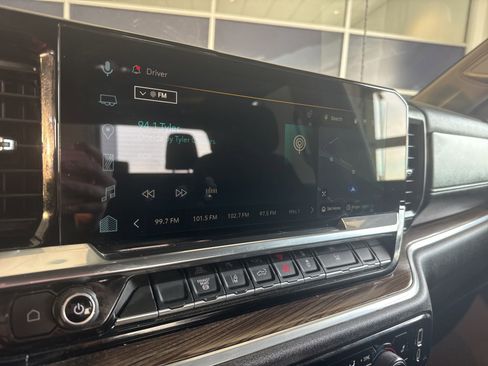 Used 2025 Chevrolet Silverado 2500 LT w/ Convenience Package image 35