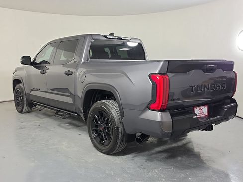 Used 2023 Toyota Tundra SR5 w/ SR5 Convenience Package AWD/4WD image 4