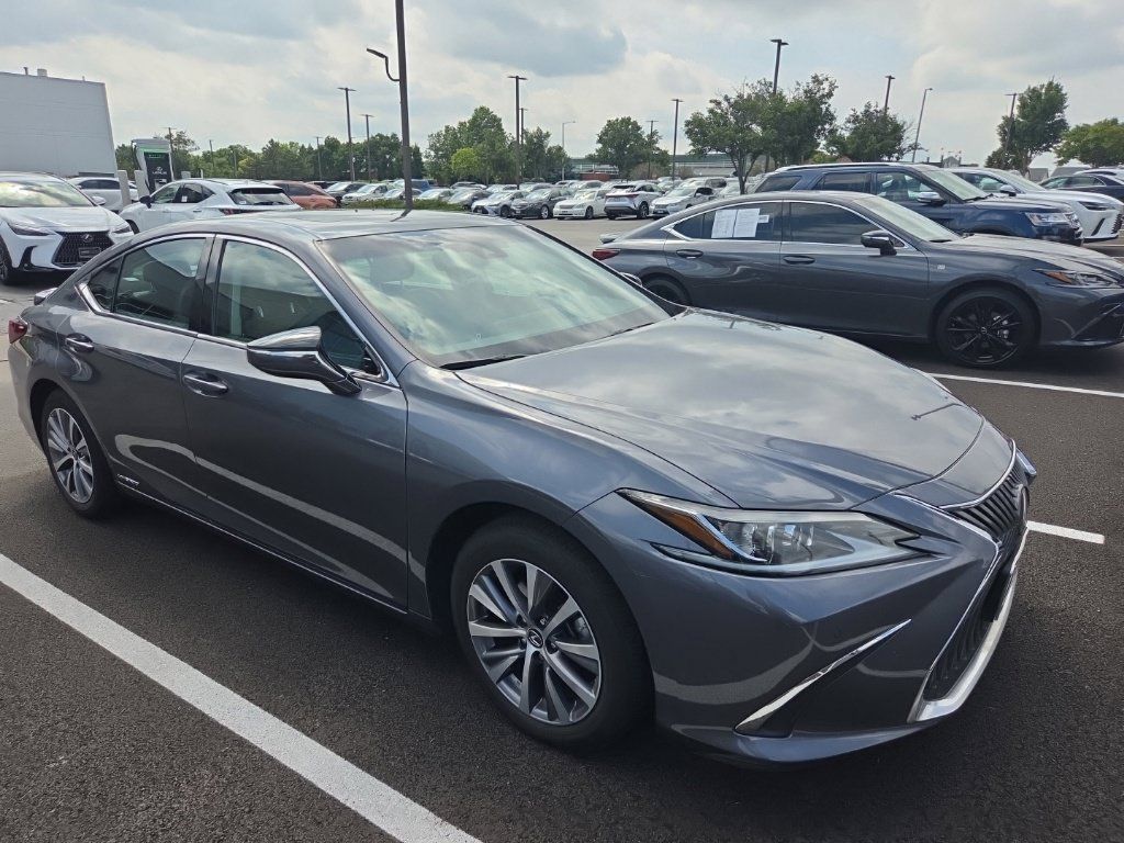 Used 2021 Lexus ES 300h w/ Premium Package FWD image 3