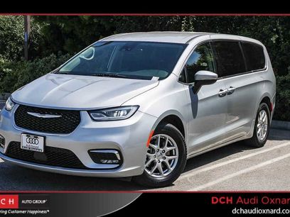 Used 2023 Chrysler Pacifica Touring-L