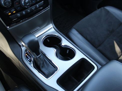 Used 2021 Jeep Grand Cherokee Laredo X image 23