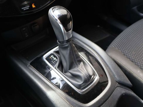 Used 2017 Nissan Rogue Sport S image 13