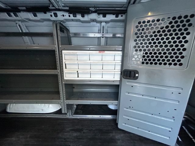 Used 2018 Chevrolet Express 2500 w/ Driver Convenience Package RWD image 29