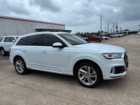 Used 2020 Audi Q7 3.0T Premium Plus w/ Premium Plus Package AWD/4WD image 4