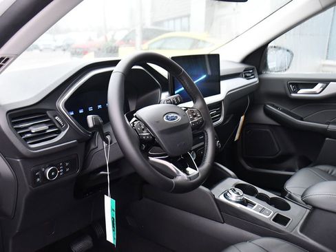 New 2026 Ford Escape SE w/ PHEV Premium Package FWD image 11