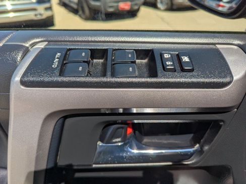 Used 2021 Toyota 4Runner SR5 AWD/4WD image 10
