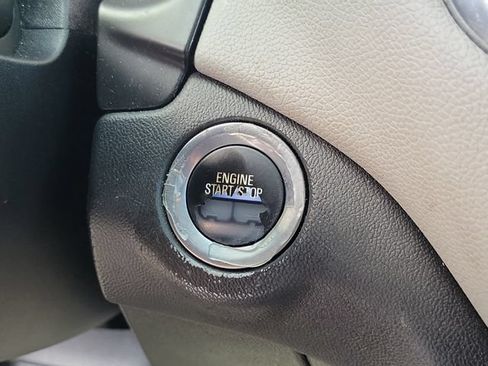 Used 2019 Chevrolet Equinox LS FWD image 22