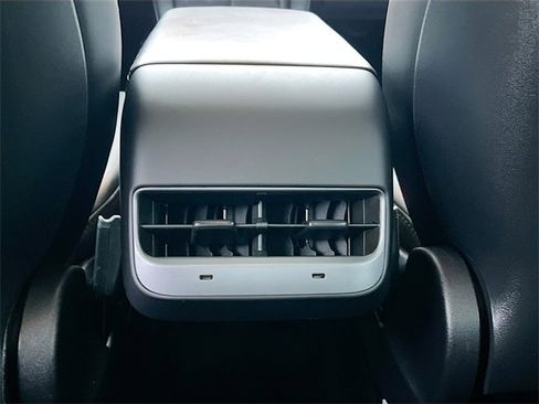 Used 2023 Tesla Model 3 Standard Range image 25