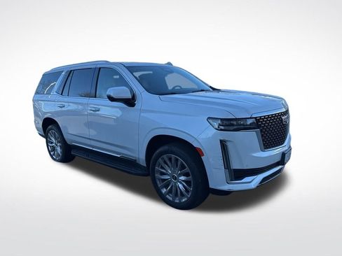 Used 2023 Cadillac Escalade Premium Luxury image 2