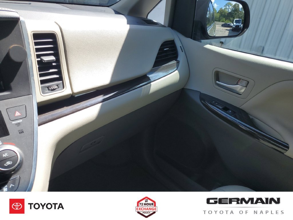 Used 2017 Toyota Sienna XLE w/ XLE Navigation Package FWD image 36