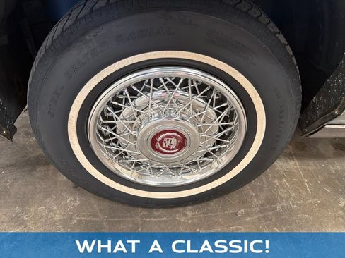 Used 1988 Cadillac Brougham RWD image 3