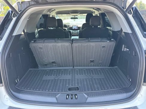Used 2023 Ford Explorer XLT w/ Equipment Group 202A RWD image 19
