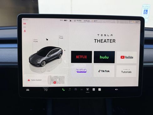 Used 2023 Tesla Model 3 Standard Range image 18