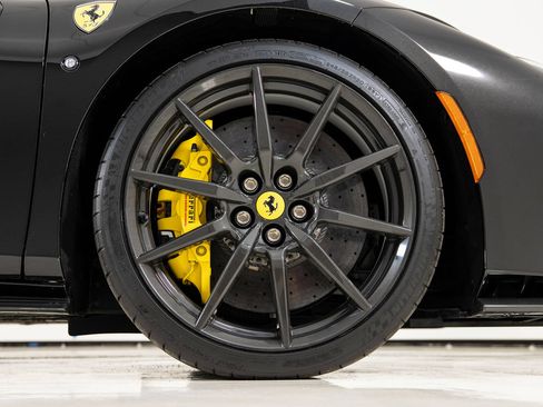 Certified 2022 Ferrari F8 Tributo RWD image 20