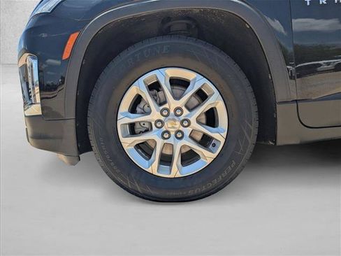 Used 2022 Chevrolet Traverse LS FWD image 23
